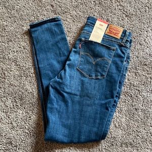 Levi’s 711 skinny jeans